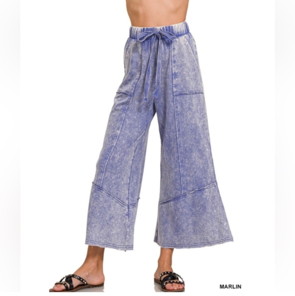 Zenana Exposed Seam Flare Hem Pants with Pockets, Mineral Wash Marlin - Picture 5 of 5